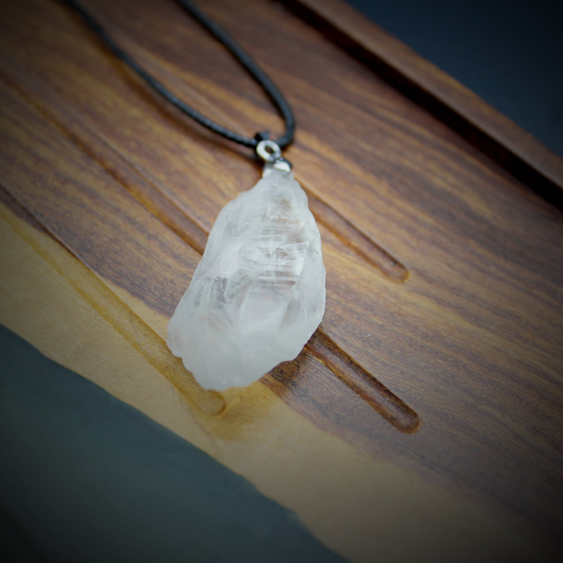 Natural crystal pendant, raw ore, raw stone, free black leather rope, simple and versatile crystal necklace